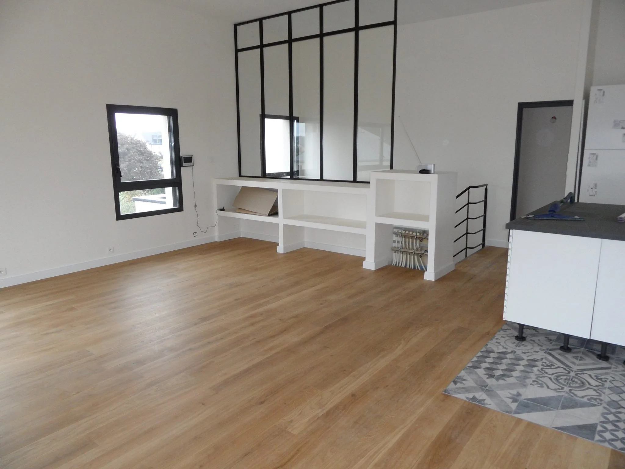 Pose de parquet contrecollé pièce à vivre à ST LAURENT DE LA MER