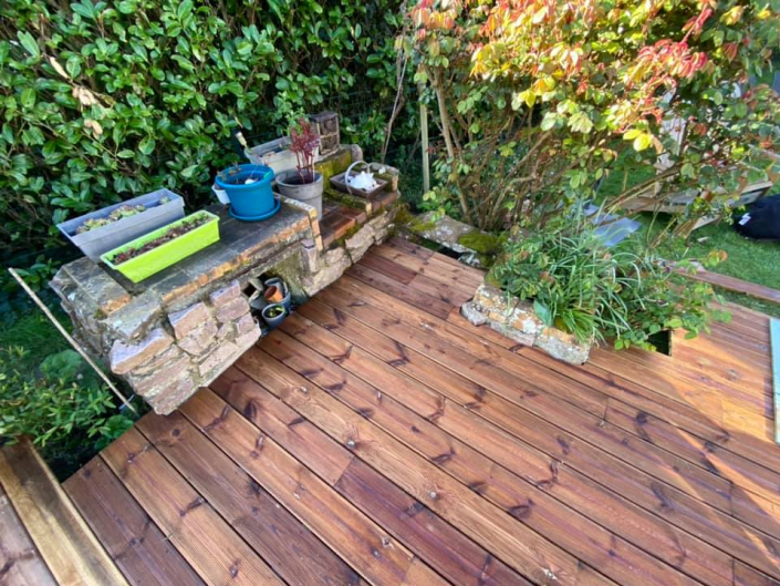 Réalisation d’une Terrasse en Pin Rouge du Nord