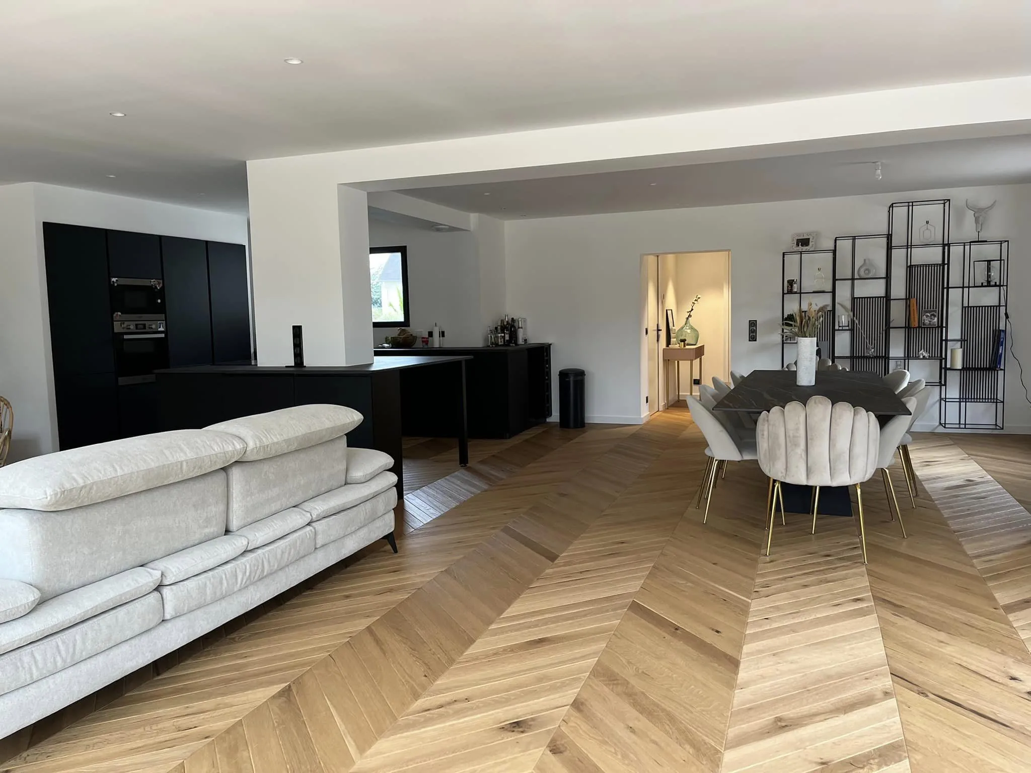 Parquet bois posé dans une chambre par Armor Parquet