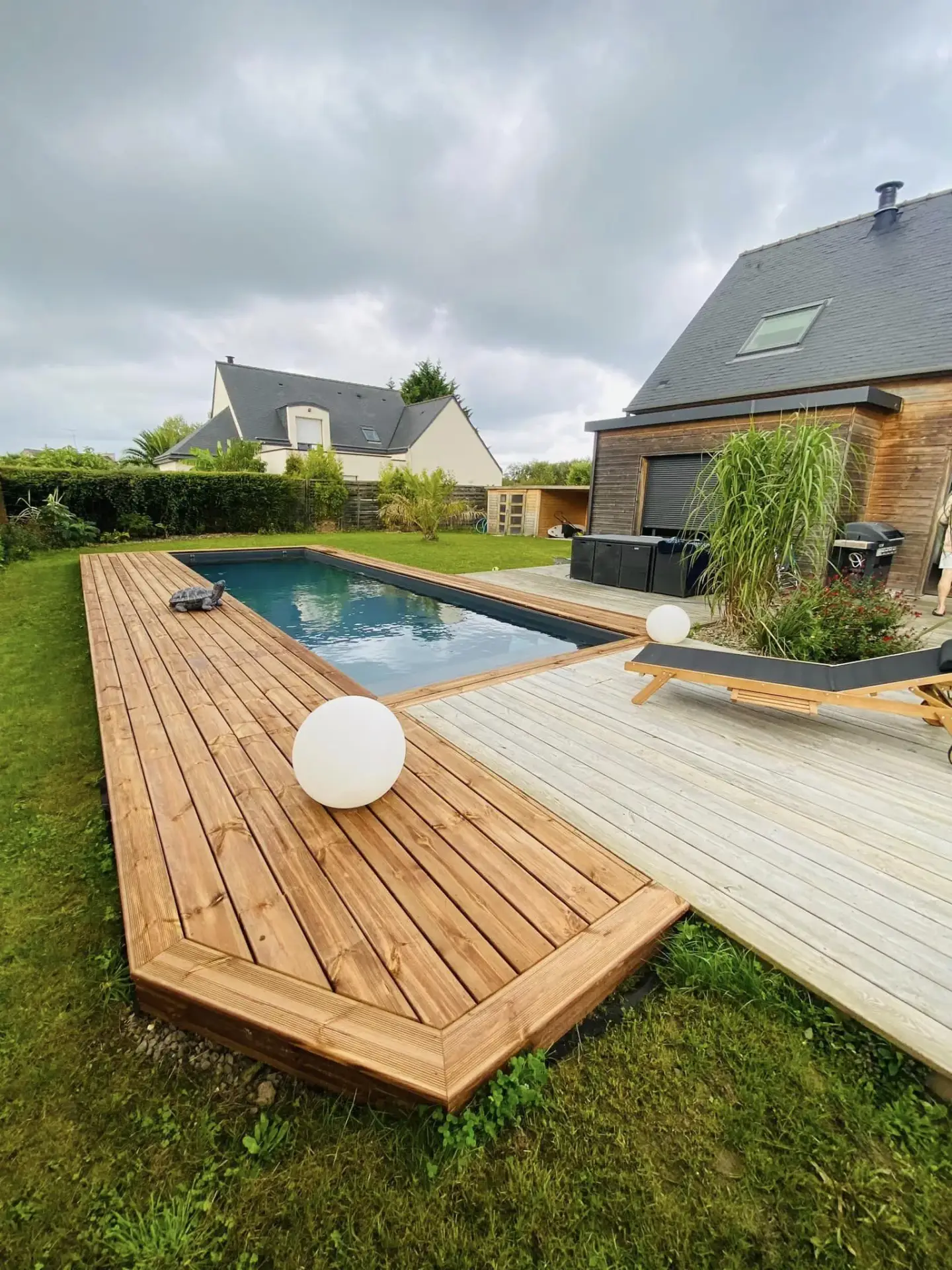 tour de piscine en pin des Landes à Erquy