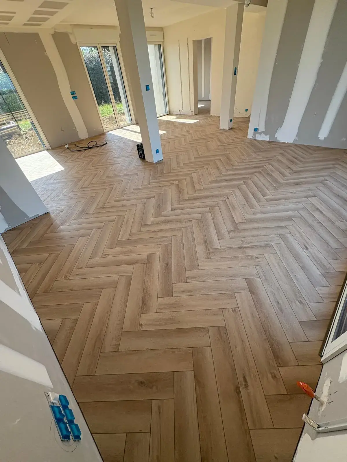 Réalisation Armor Parquet : sol en parquet dans un intérieur moderne