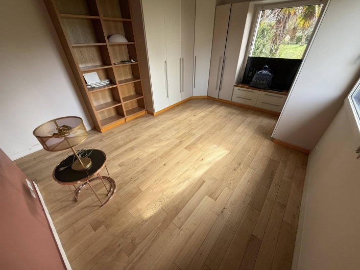 parquet stratifie quickstep pierre calcaire01 parquet stratifie quickstep pierre calcaire01