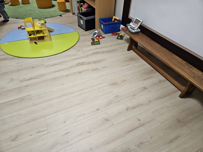 stratifieparadorcheneloftpur08 stratifieparadorcheneloftpur08