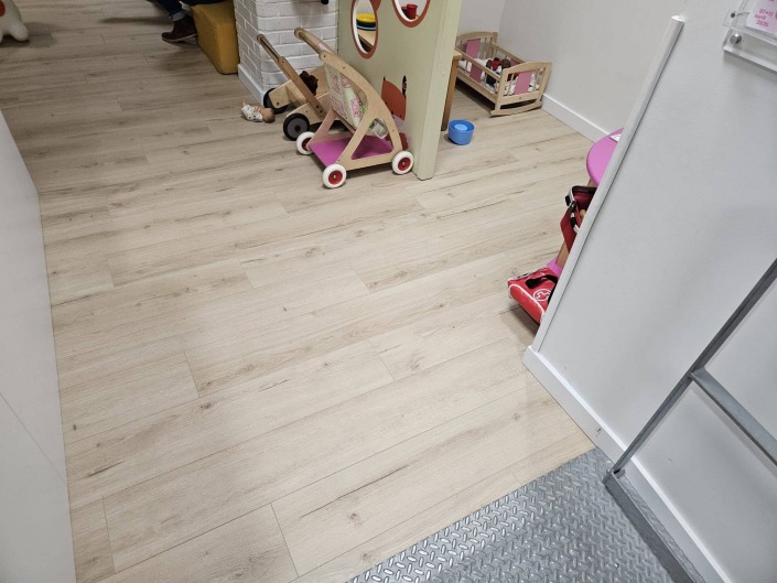 stratifieparadorcheneloftpur11 stratifieparadorcheneloftpur11