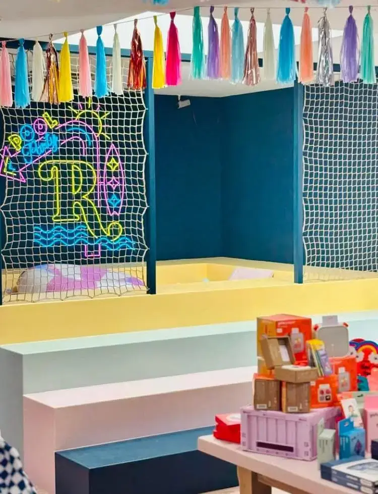espace-jeux-enfants-piscine-a-balles