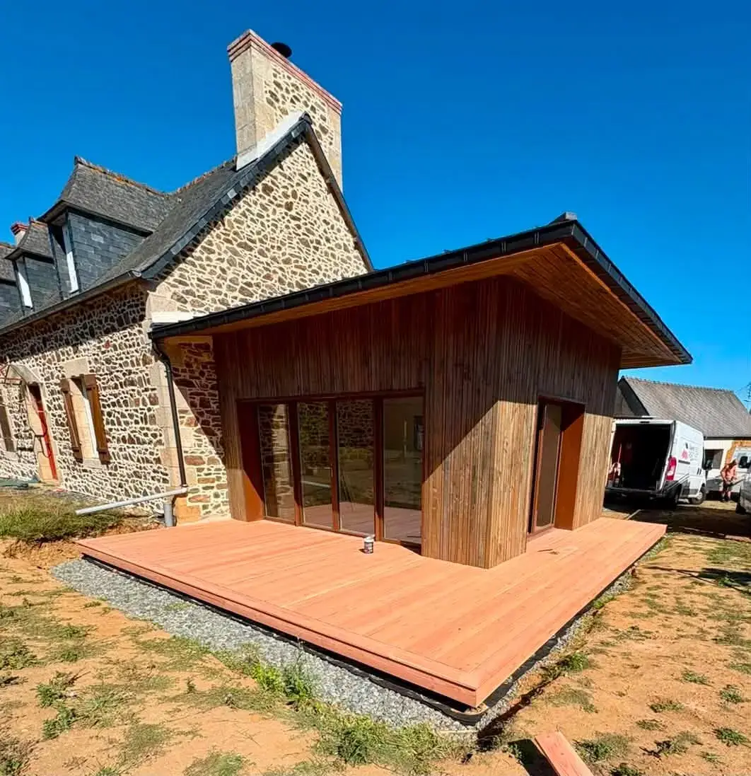 Terrasse en pin Douglas à Tréguidel